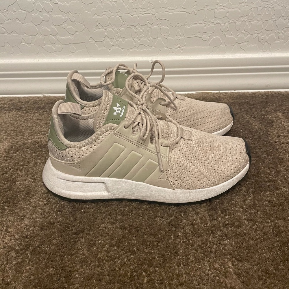 Youth tan adidas
